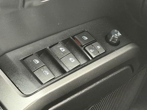 Certified 2023 Toyota Tacoma TRD Off-Road w/ Technology Package AWD/4WD image 33