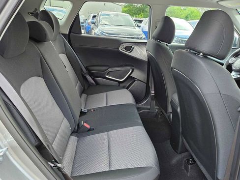 Used 2025 Kia Soul LX FWD image 17