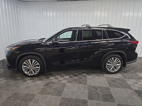 Used 2023 Toyota Highlander Platinum AWD/4WD image 5