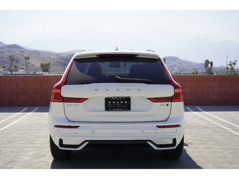 New 2025 Volvo XC60 B5 Core w/ Climate Package image 8