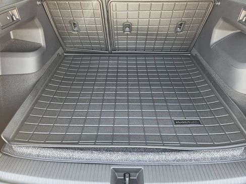 New 2026 Volkswagen Tiguan SE R-Line FWD image 28