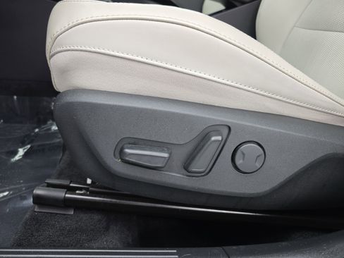 Used 2023 Kia Niro EX FWD image 28