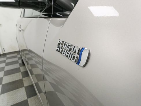 Used 2017 Toyota Prius Prime Premium image 8