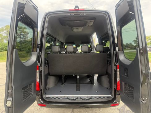 Used 2024 Mercedes-Benz Sprinter 2500 image 17