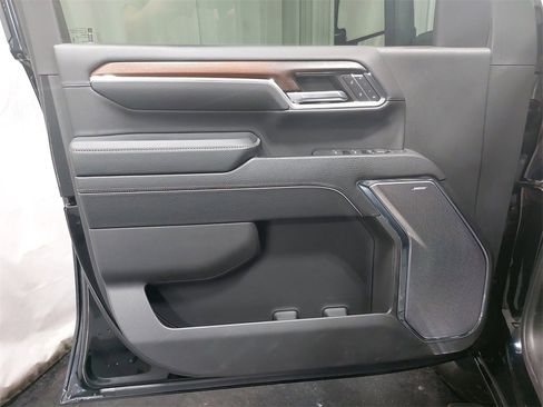 Used 2024 GMC Sierra 3500 Denali w/ Denali Reserve Package image 28