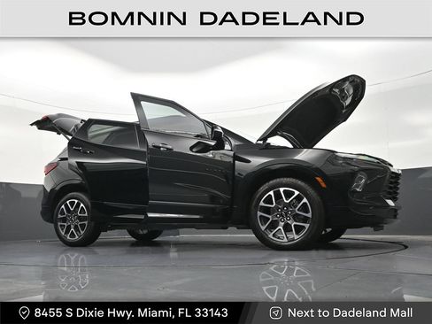 Used 2023 Chevrolet Blazer RS w/ Enhanced Convenience Package FWD image 1