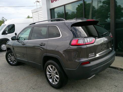 Used 2022 Jeep Cherokee Latitude Lux w/ Mopar Interior Package AWD/4WD image 7