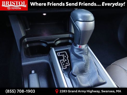 Used 2016 Toyota Tacoma Limited w/ Towing Package image 27