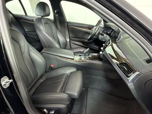 Used 2019 BMW 530e RWD image 22