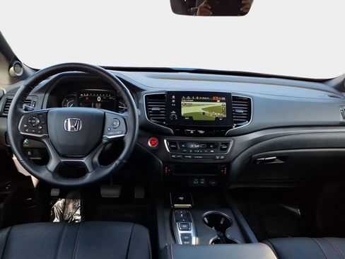 Used 2025 Honda Passport TrailSport image 12