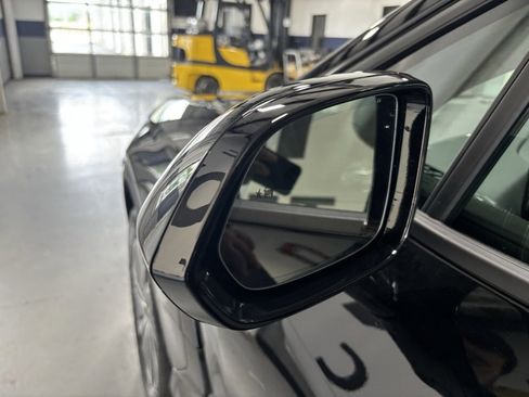 New 2025 Chevrolet Blazer EV LT image 9