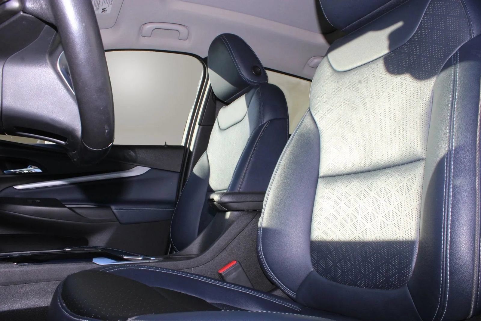 Used 2022 Chevrolet Bolt EUV Premier w/ Launch Edition FWD image 10