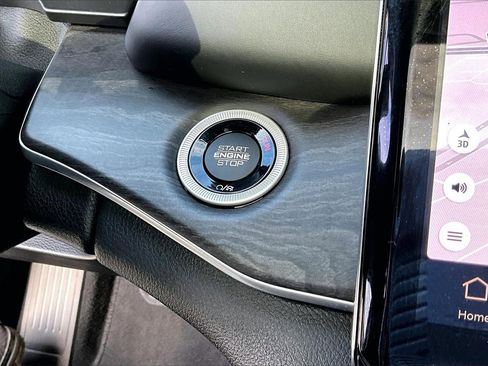 Used 2022 Jeep Grand Cherokee Overland w/ Advanced Protech Group III image 27