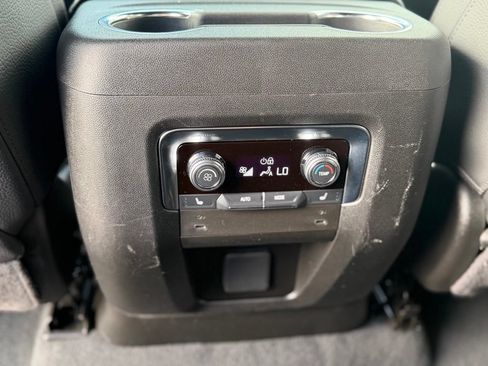 Used 2025 GMC Yukon Denali AWD/4WD image 25
