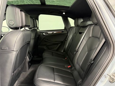 Used 2024 Porsche Macan image 18