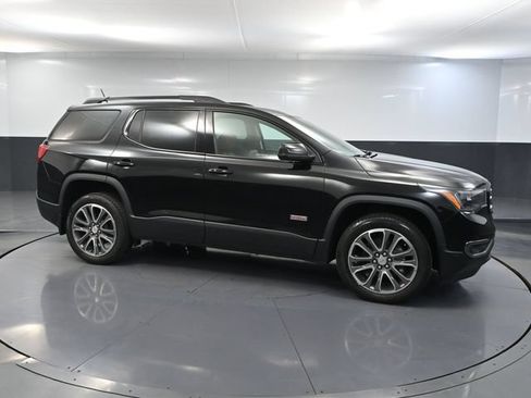 Used 2017 GMC Acadia SLT w/ LPO, Floor Liner Package AWD/4WD image 3