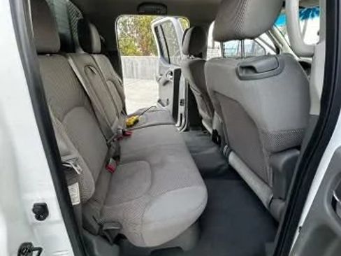 Used 2007 Nissan Frontier SE w/ SE Value Truck Pkg RWD image 14