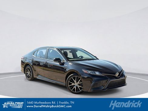 Used 2023 Toyota Camry SE image 1