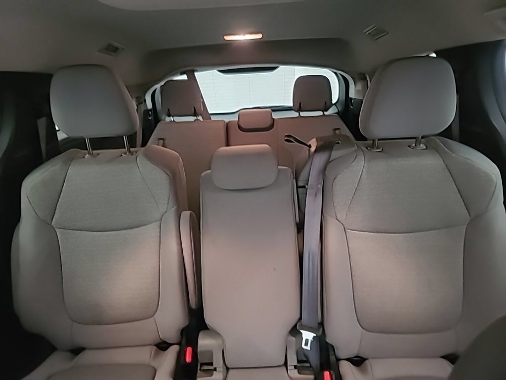 Used 2025 Toyota Sienna LE FWD image 29