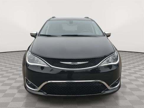 Used 2019 Chrysler Pacifica Limited image 23