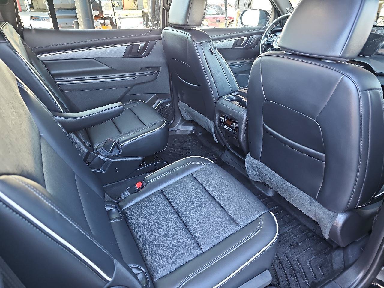 Used 2025 Buick Enclave Preferred FWD image 18