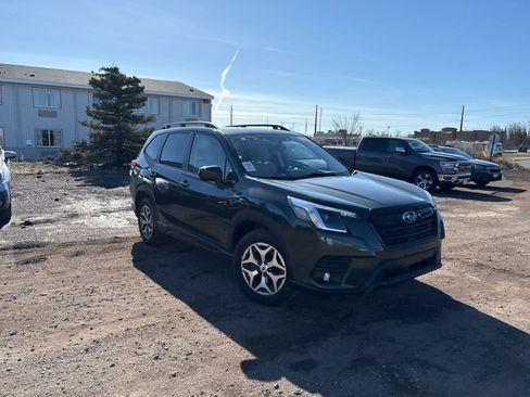 Used 2024 Subaru Forester Premium AWD/4WD image 8