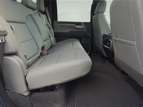 New 2026 GMC Sierra 2500 SLT w/ SLT Premium Package image 17