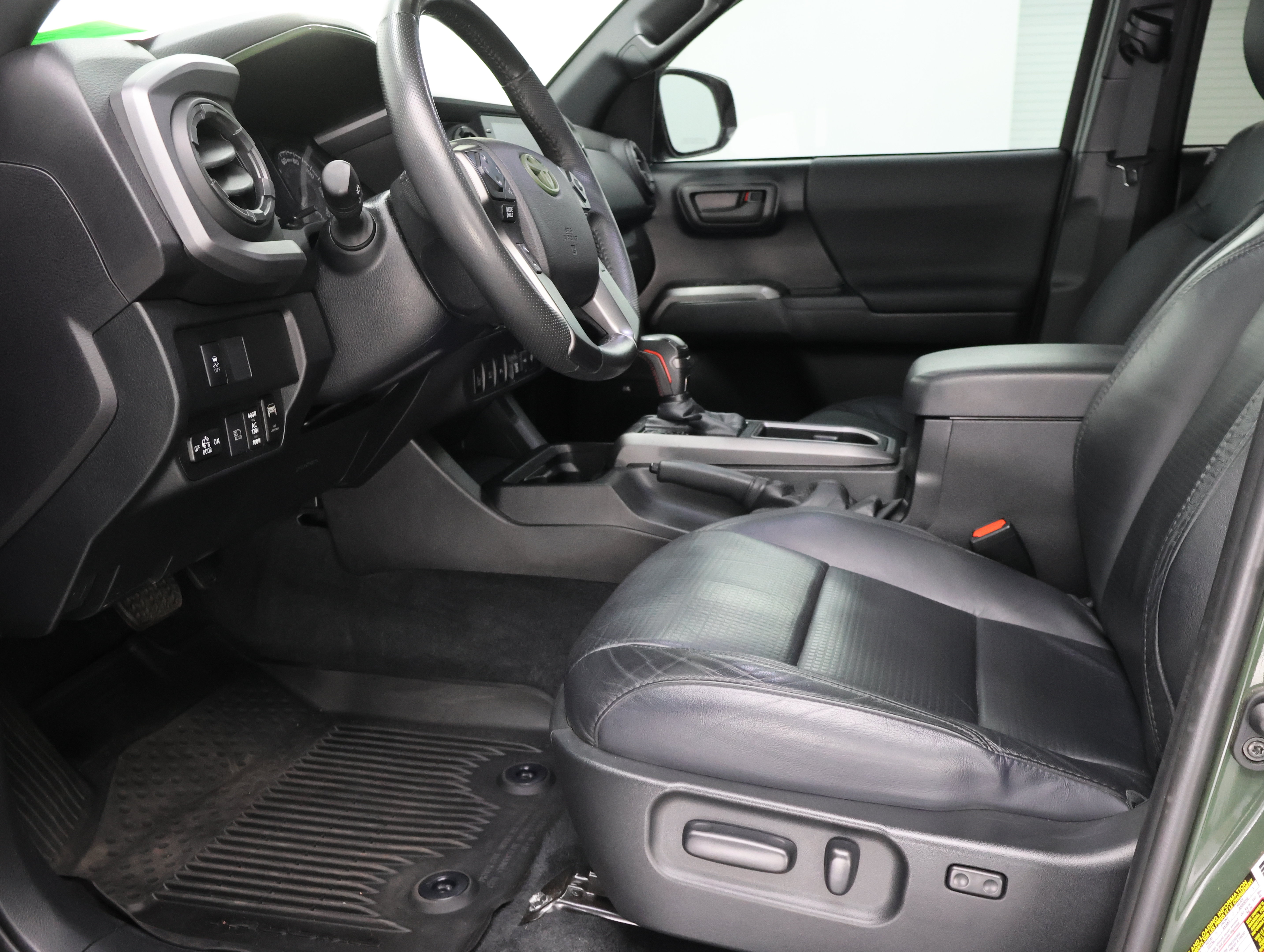 Used 2021 Toyota Tacoma TRD Off-Road w/ TRD Premium Off Road Package AWD/4WD image 71
