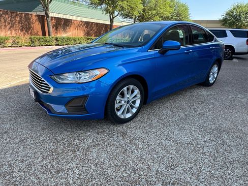 Used 2020 Ford Fusion SE image 12