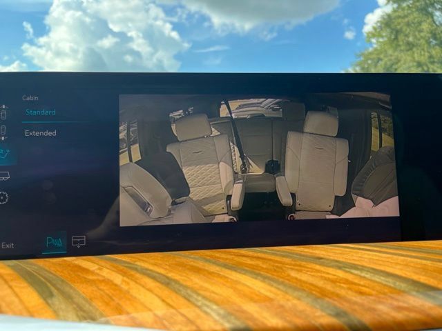 Certified 2025 Cadillac Escalade ESV Sport Platinum w/ LPO, Floor Liner Package AWD/4WD image 33