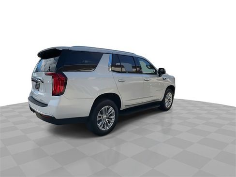 Used 2023 GMC Yukon SLT w/ SLT Luxury Package image 14