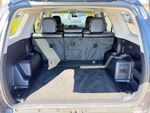 Used 2018 Toyota 4Runner SR5 AWD/4WD image 25