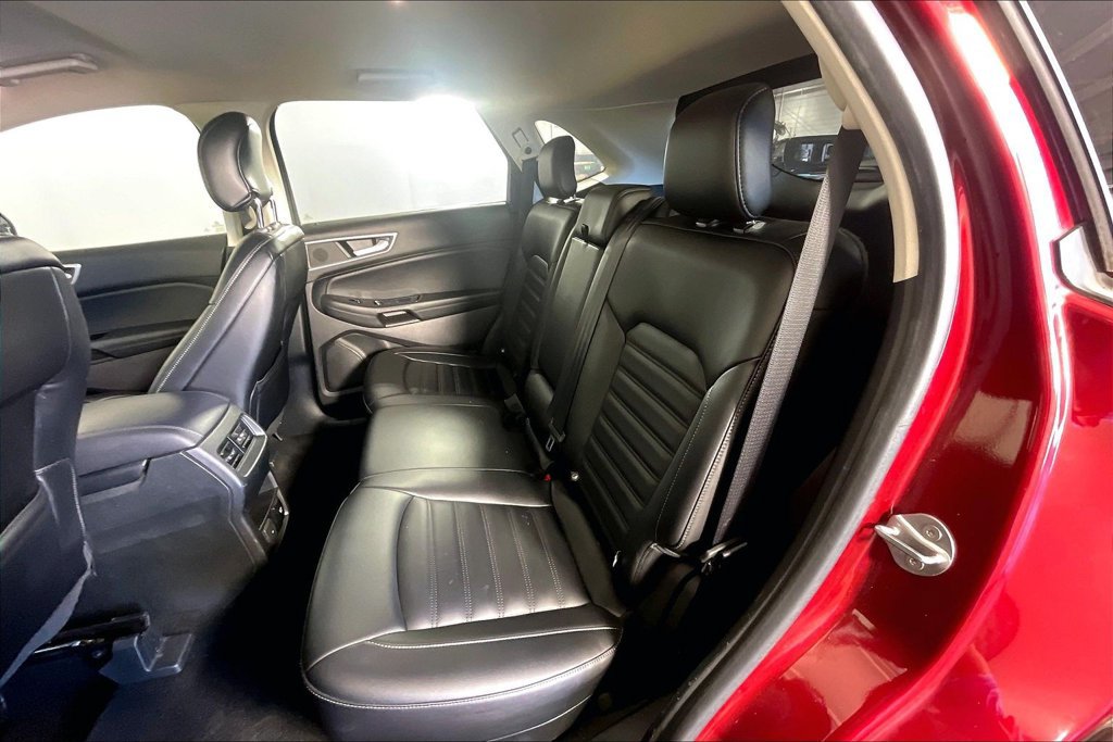 Used 2019 Ford Edge SEL w/ Equipment Group 201A FWD image 32