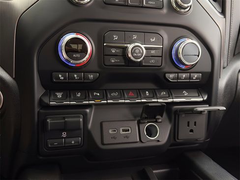 Used 2022 GMC Sierra 2500 Denali w/ Denali Ultimate Package image 17