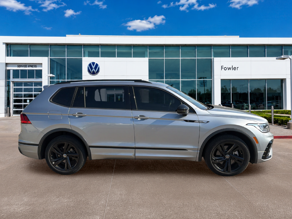 Used 2023 Volkswagen Tiguan SE R-Line FWD image 4