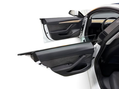 Certified 2023 Tesla Model 3 Standard Range RWD image 10
