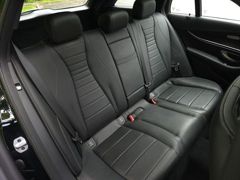 Used 2019 Mercedes-Benz E 450 4MATIC Wagon w/ Premium Package image 18