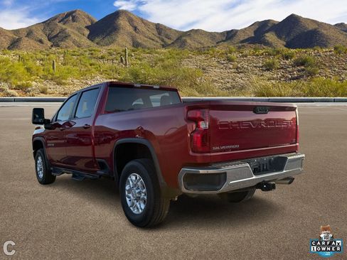 Used 2022 Chevrolet Silverado 2500 LT w/ Convenience Package image 3