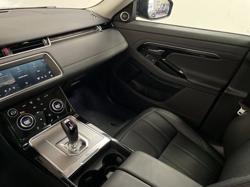 Used 2022 Land Rover Range Rover Evoque S image 12