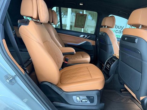 Used 2023 BMW X7 xDrive40i w/ M Sport Package AWD/4WD image 29