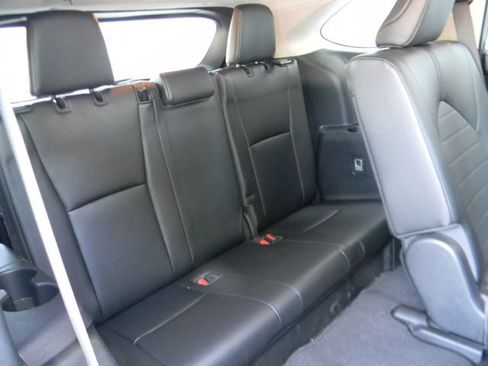 Used 2023 Toyota Highlander XLE AWD/4WD image 26