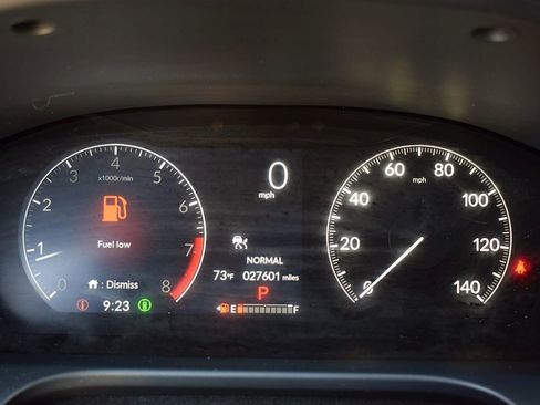 Used 2025 Honda HR-V Sport image 17