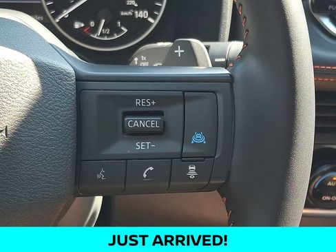 Used 2025 Nissan Rogue SV AWD/4WD image 22