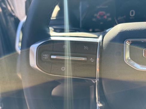 Used 2025 GMC Acadia Elevation image 23