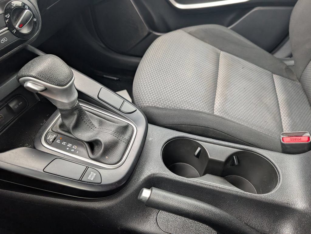 Used 2023 Kia Soul LX w/ LX Technology Package FWD image 22