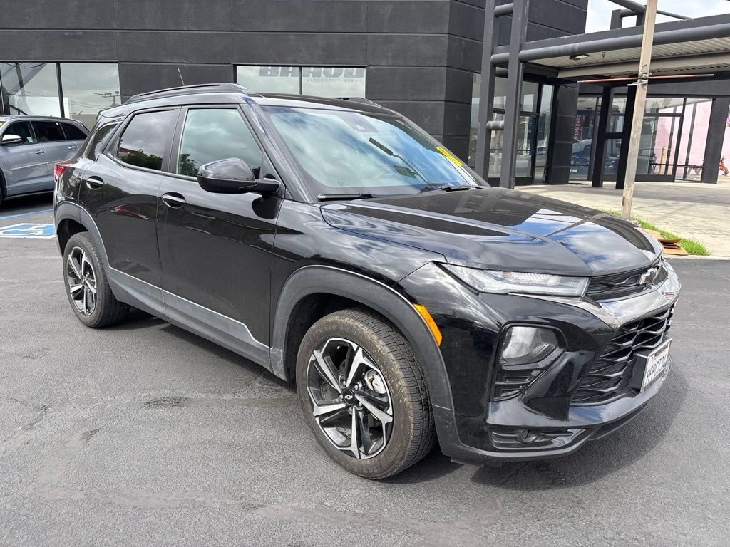 Used 2023 Chevrolet TrailBlazer RS FWD image 2