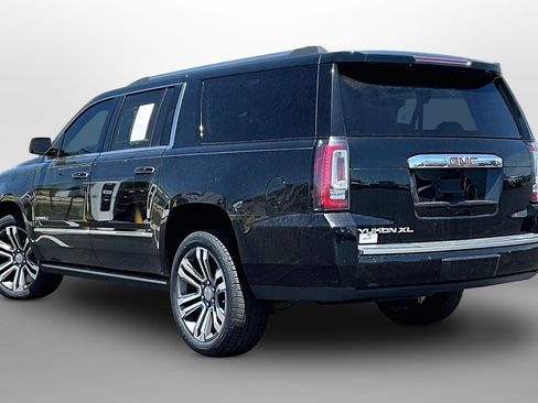 Used 2018 GMC Yukon XL Denali w/ Denali Ultimate Package AWD/4WD image 10