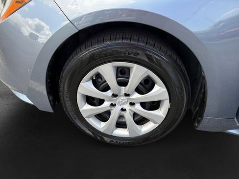 Certified 2022 Toyota Corolla LE FWD image 11