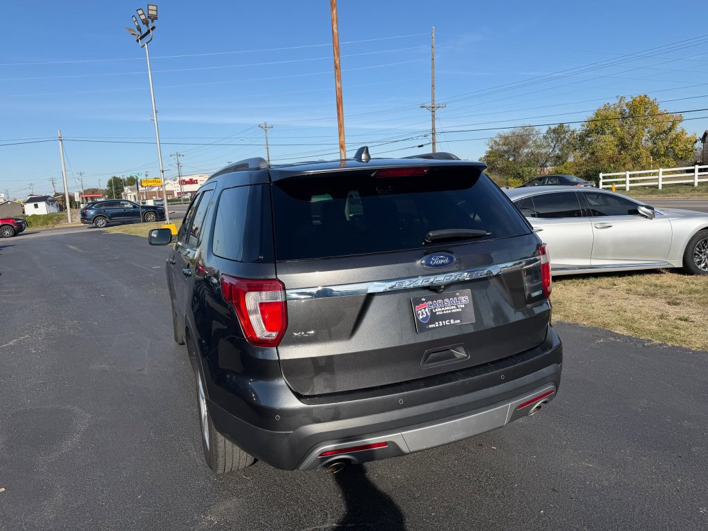 Used 2016 Ford Explorer XLT w/ Equipment Group 202A AWD/4WD image 5
