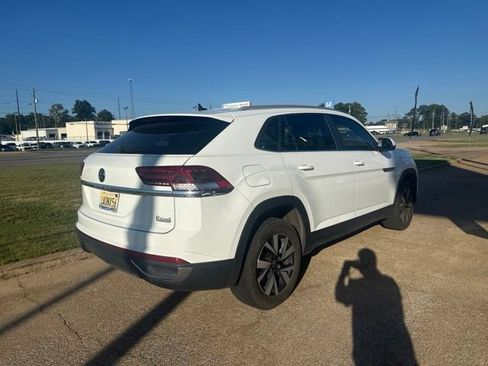 Used 2020 Volkswagen Atlas Cross Sport SE FWD image 8